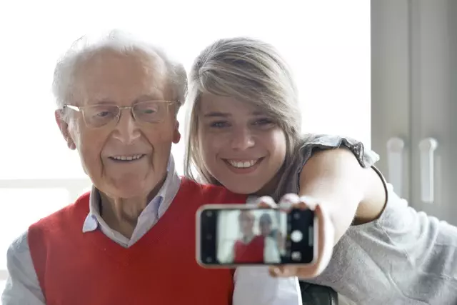 Selfie 2 Medium